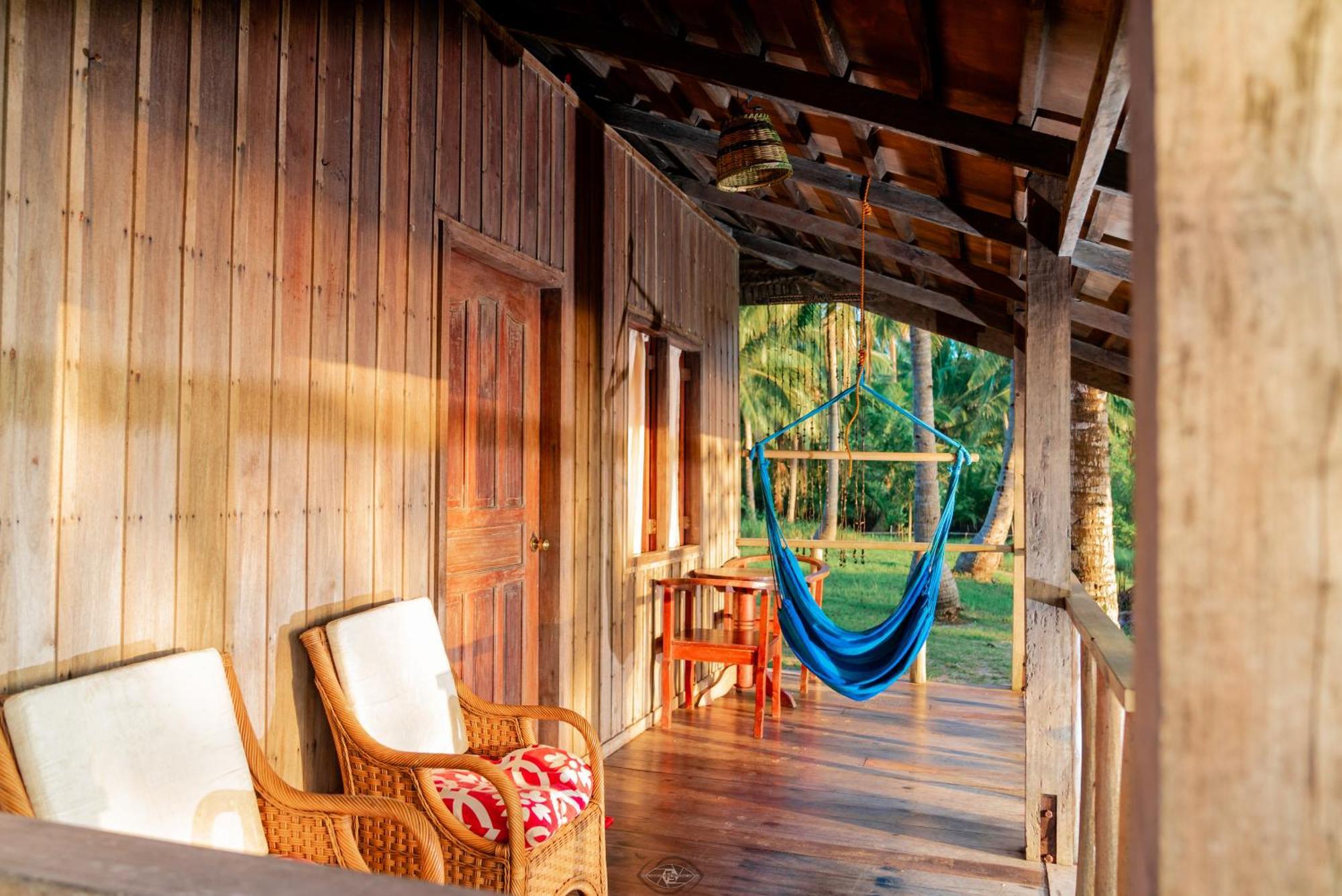 Playa Encantada Beach Resort El Nido Exterior photo